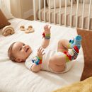 Kit Sensorial para Bebés (Muñeco + Calcetines Sonajero) – Estimula los Sentidos y la Coordinación